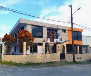 Amplio y cómodo departamento en planta alta con garage